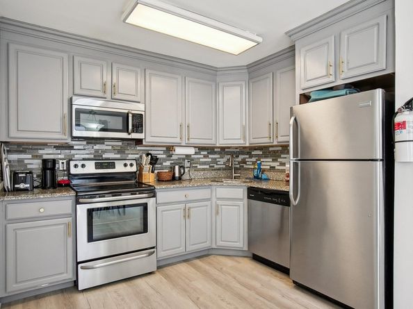 416 68th St 11, Guttenberg NJ 07093