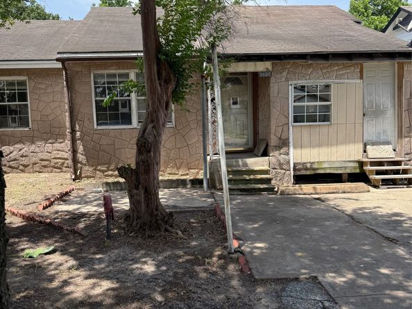1130 Hoffman Street, Houston TX 77020