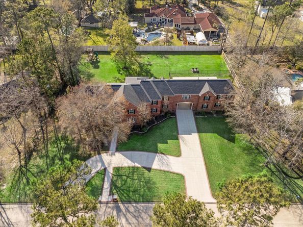 15 Enchanted Woods Drive, Kingwood TX 77339