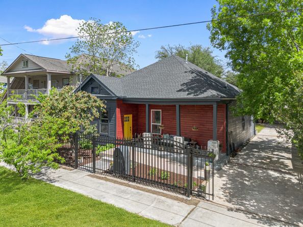 5005 Brady Street, Houston TX 77011