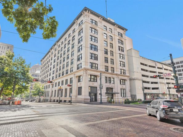 201 Main Street 3G, Houston TX 77002