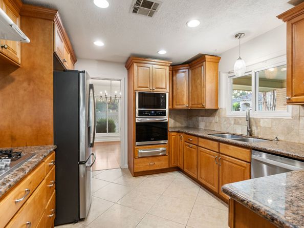 5642 Dumfries Drive, Houston TX 77096