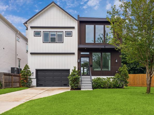 2202 Hewitt Drive, Houston TX 77018