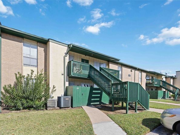 1516 Bay Area Boulevard Q3, Houston TX 77058