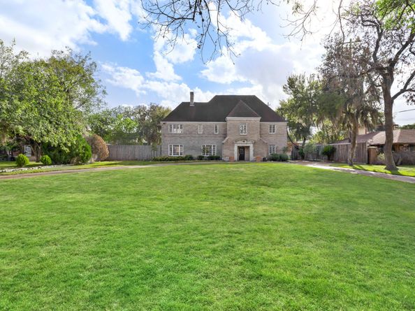 3620 S Macgregor Way, Houston TX 77021