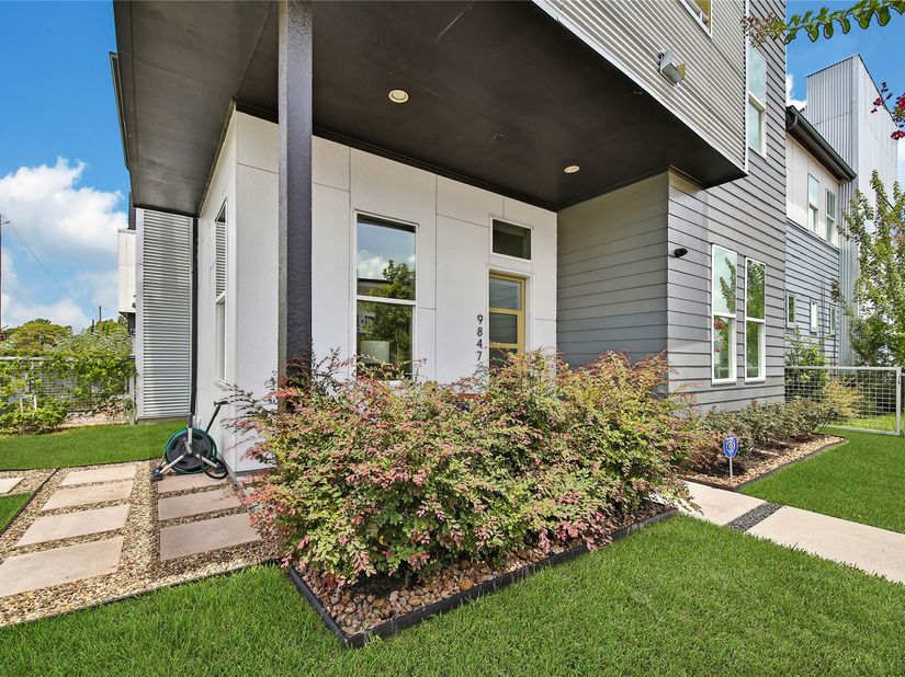 9847 Mocking Bird Hill Lane, Houston TX 77080