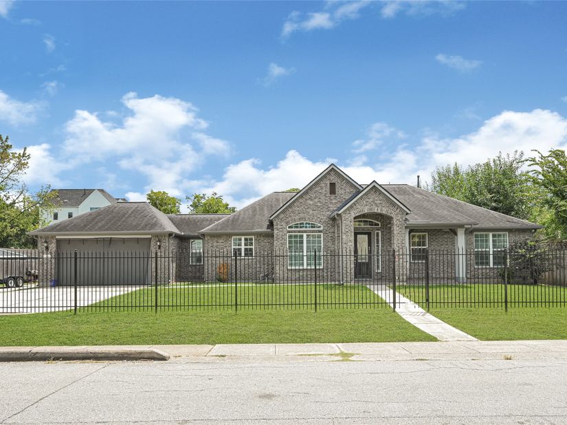 929 Oak Street, Houston TX 77018
