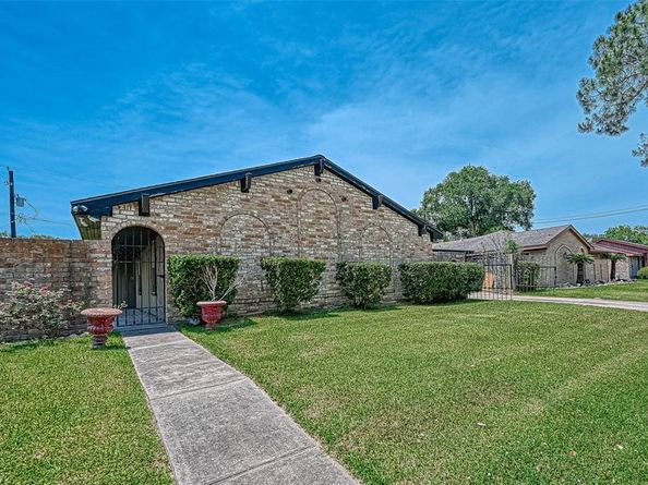 11714 Mclain Boulevard, Houston TX 77071