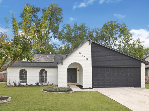 6703 Casablanca Drive, Houston TX 77088