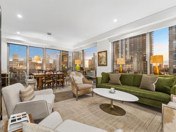 2047 Westcreek Lane 708, Houston TX 77027