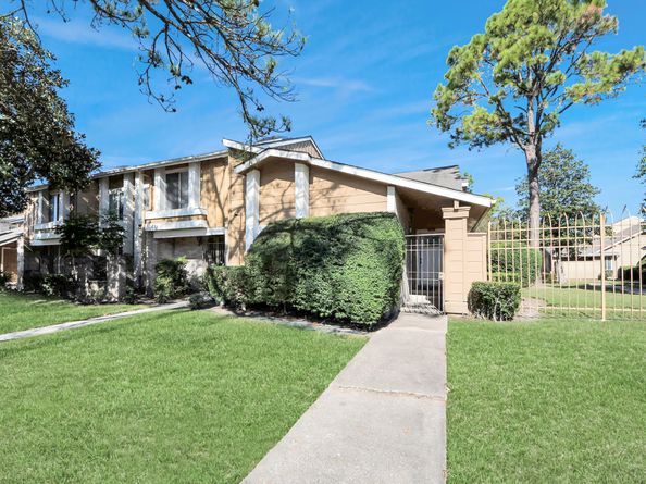 6154 W Airport Boulevard 16, Houston TX 77035