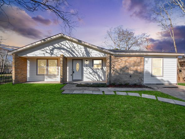 8918 Vinearbor Street, Houston TX 77033