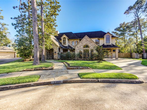 2203 Meadow Gardens Drive, Houston TX 77062