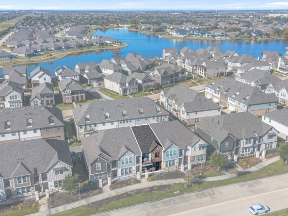 9443 Towne Lake Parkway, Cypress TX 77433