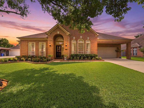3103 Autumn Harvest Drive, Friendswood TX 77546