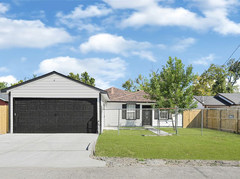 7625 Touchstone Street, Houston TX 77028
