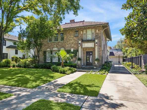 220 Westmoreland Street, Houston TX 77006