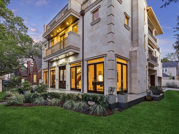 2247 Bartlett Street, Houston TX 77098