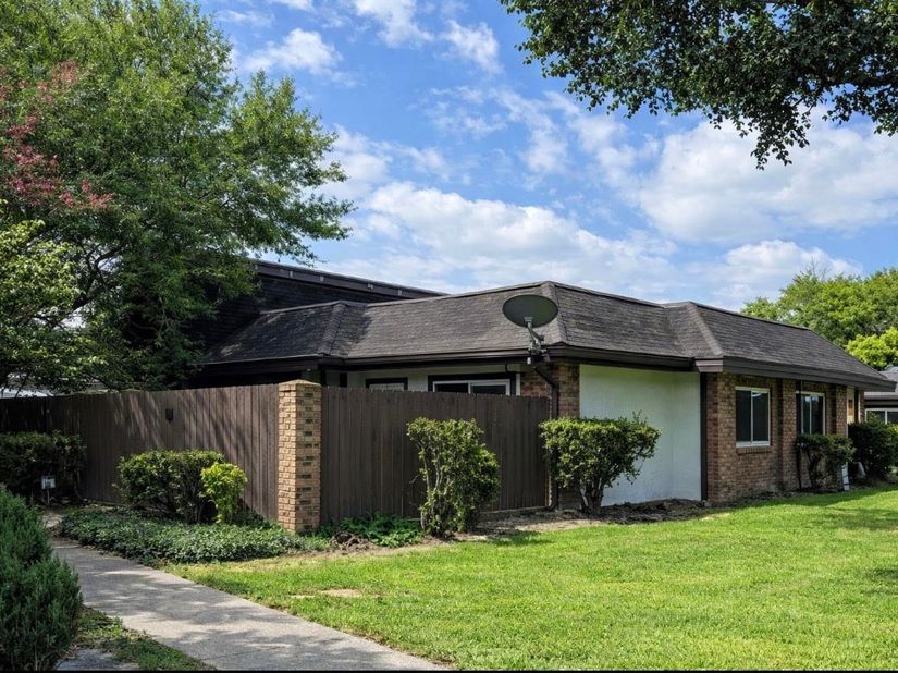 12026 Mighty Oak Dr A, Houston TX 77066