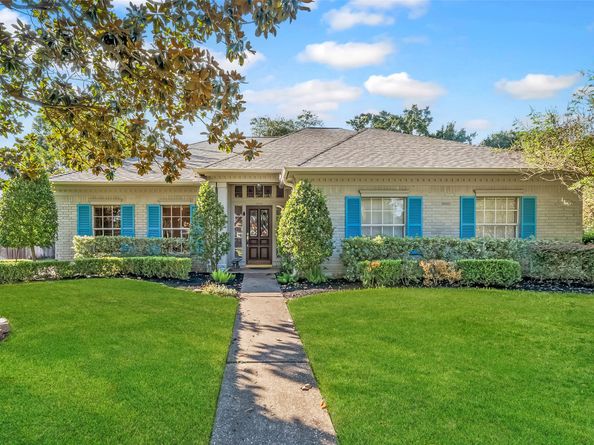 15914 Meadowside Drive, Houston TX 77062