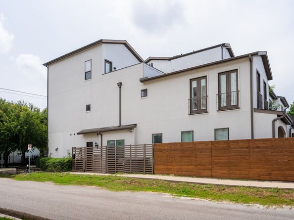 1425 Knox Street, Houston TX 77007