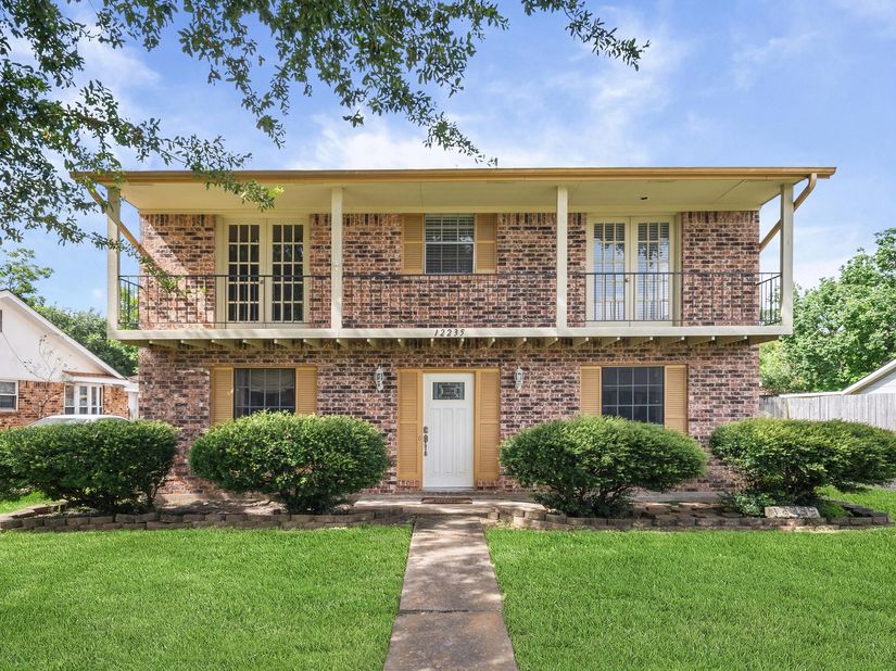 12235 Alston Drive, Meadows Place TX 77477