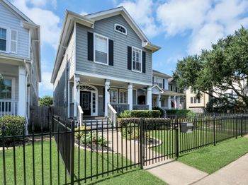 1526 W 25th Street