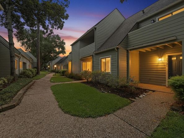 2303 Briarwest Boulevard 2303, Houston TX 77077
