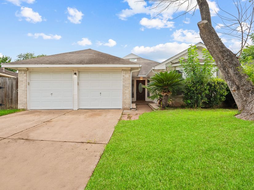 16022 Sierra Vista Drive, Houston TX 77083