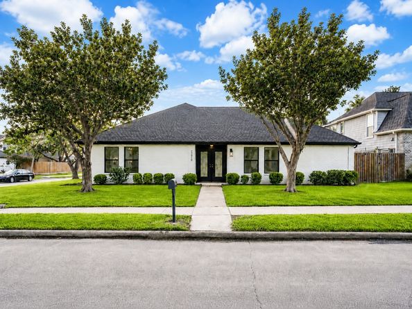 2275 Woodland Springs Street, Houston TX 77077