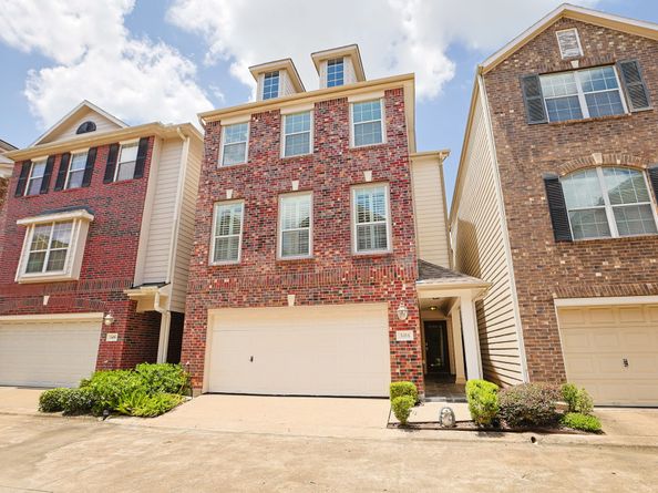 3414 Skyline Village Drive, Houston TX 77057