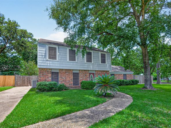 2239 Parkdale Drive, Houston TX 77339