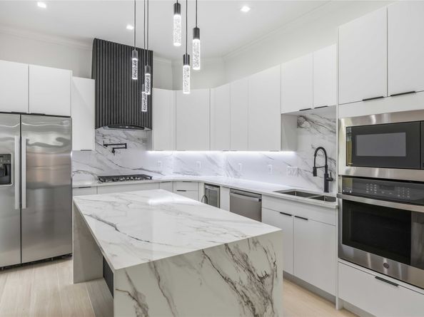 4210 New Orleans Street, Houston TX 77020