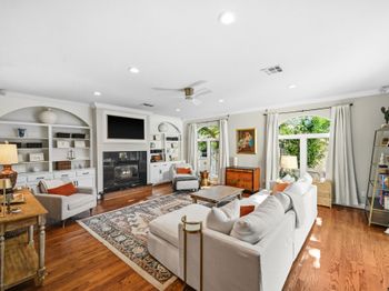 404 W Saulnier Street
