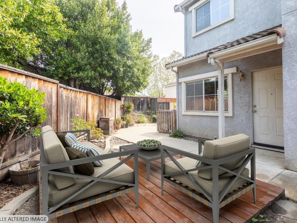 33004 Calle la Mirada Common, Union City CA 94587