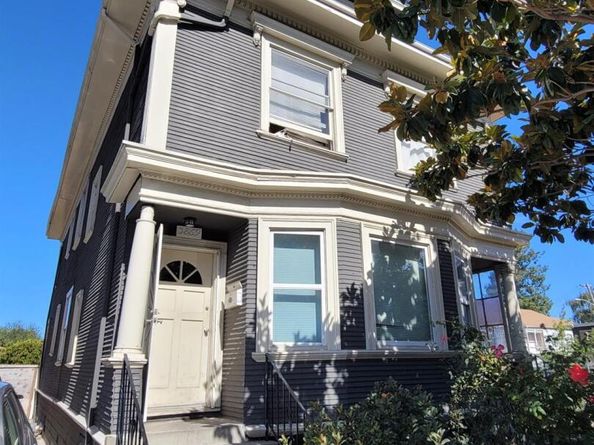 3871 M L King Jr Way, Oakland CA 94609