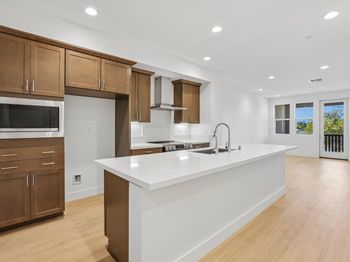 1356 Parkview Common