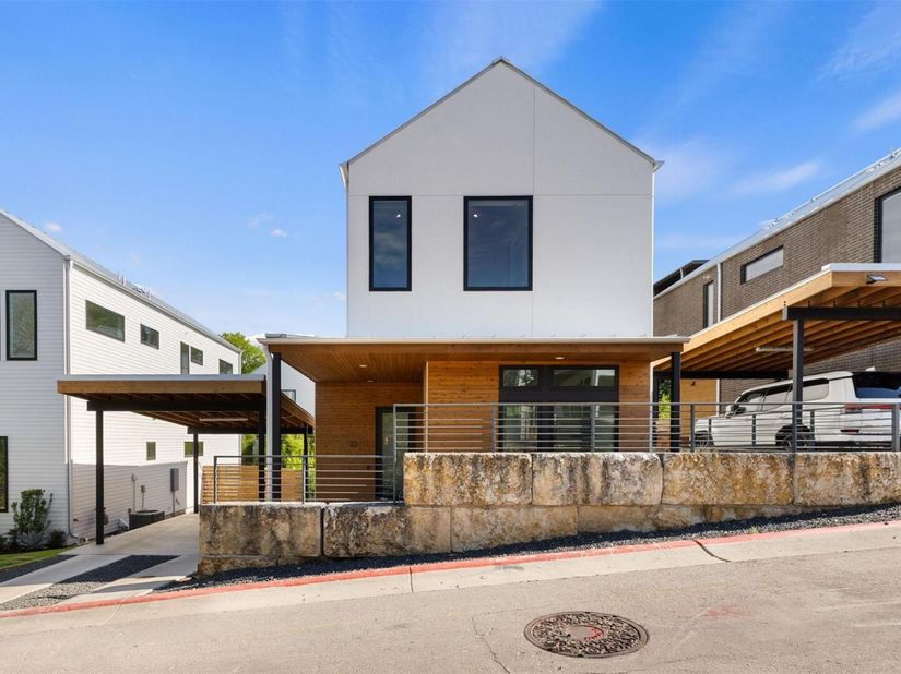 900 S 2nd ST 22, Austin TX 78704