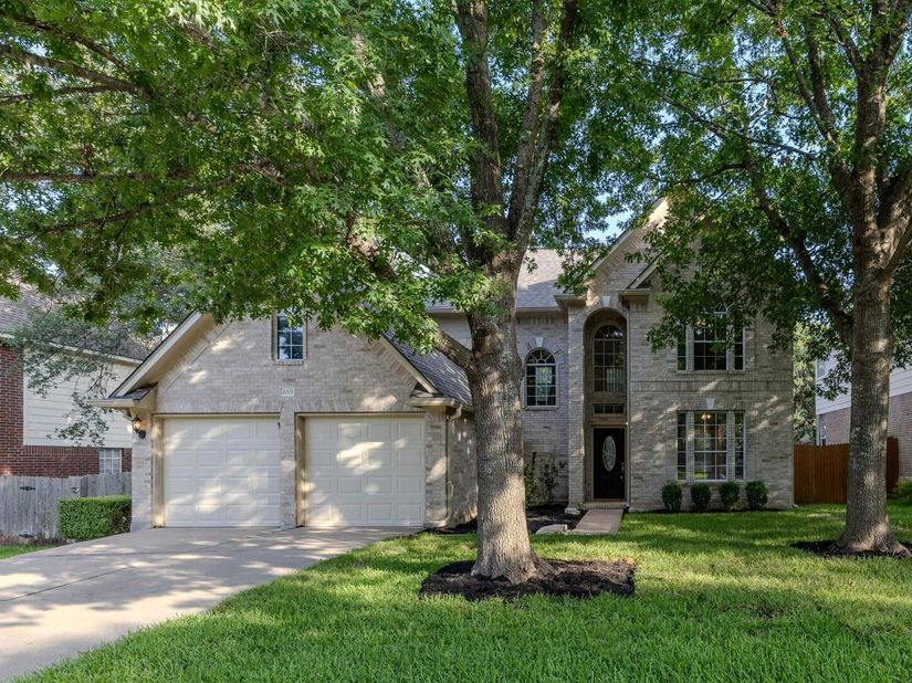 2021 Wood Glen DR, Round Rock TX 78681