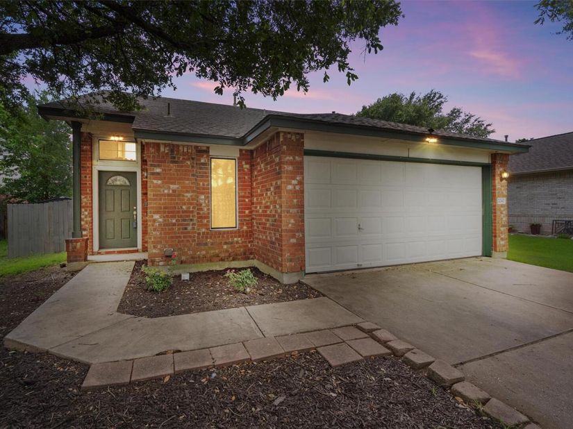 2040 Buckley LN, Round Rock TX 78664