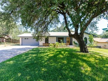 1300 Old Cedar LN