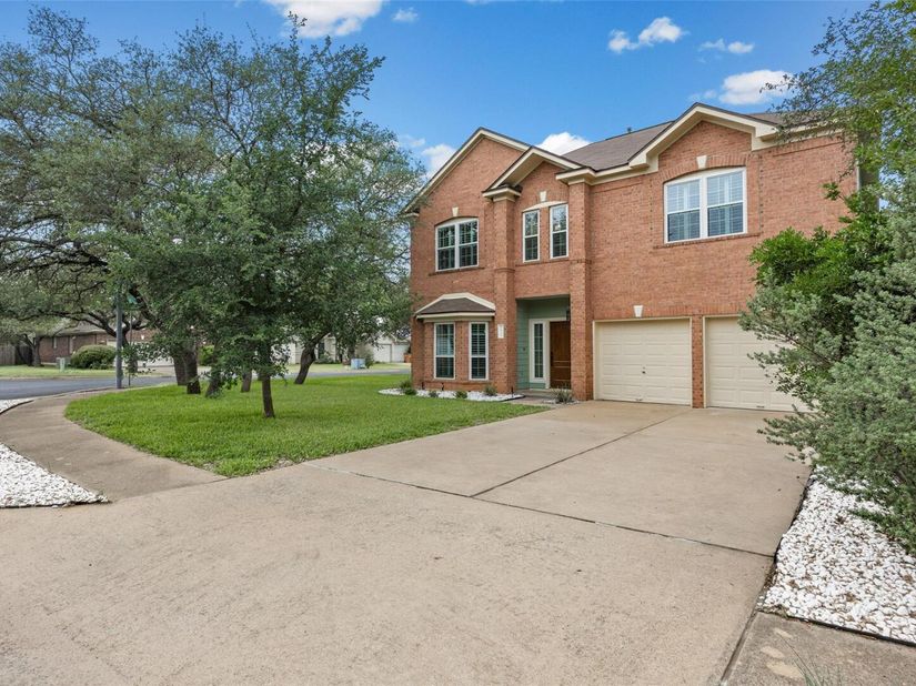 8610 Axis DR, Austin TX 78749