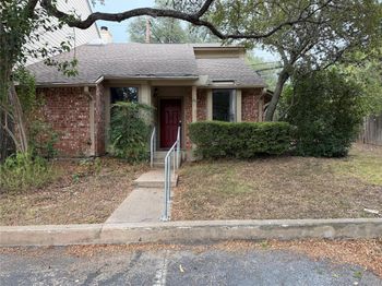 3801 Menchaca RD