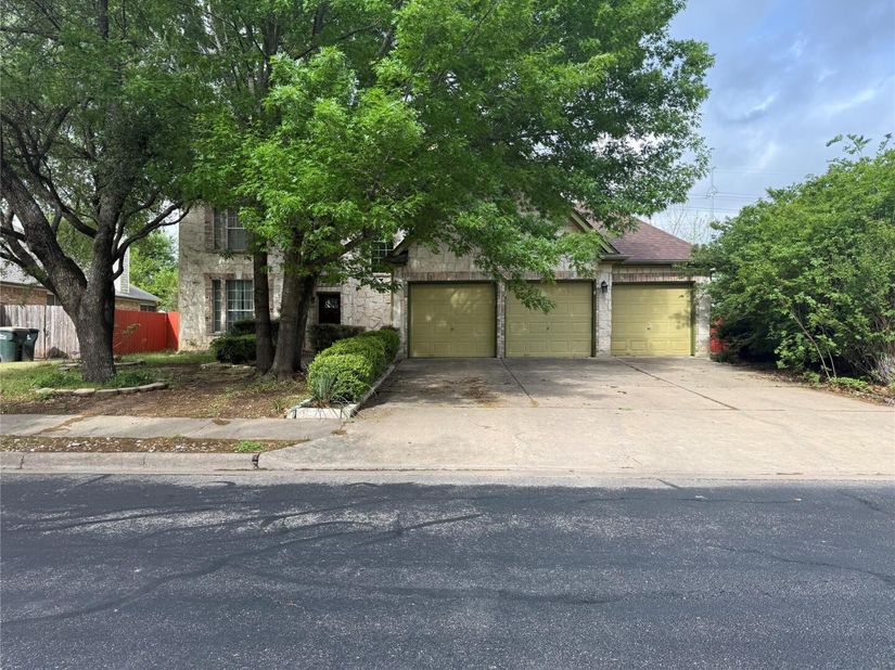 310 N Carriage Hills DR, Georgetown TX 78626