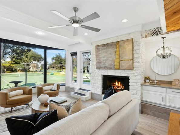 102 World Of Tennis SQ, Austin TX 78738