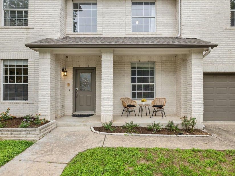 208 Settlers Valley DR, Pflugerville TX 78660