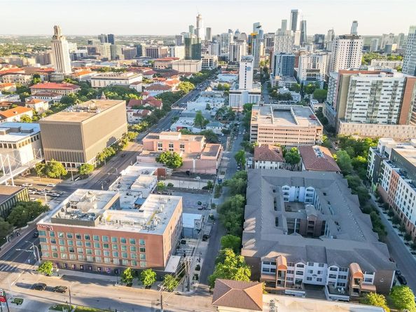 501 W 26th ST 312, Austin TX 78705