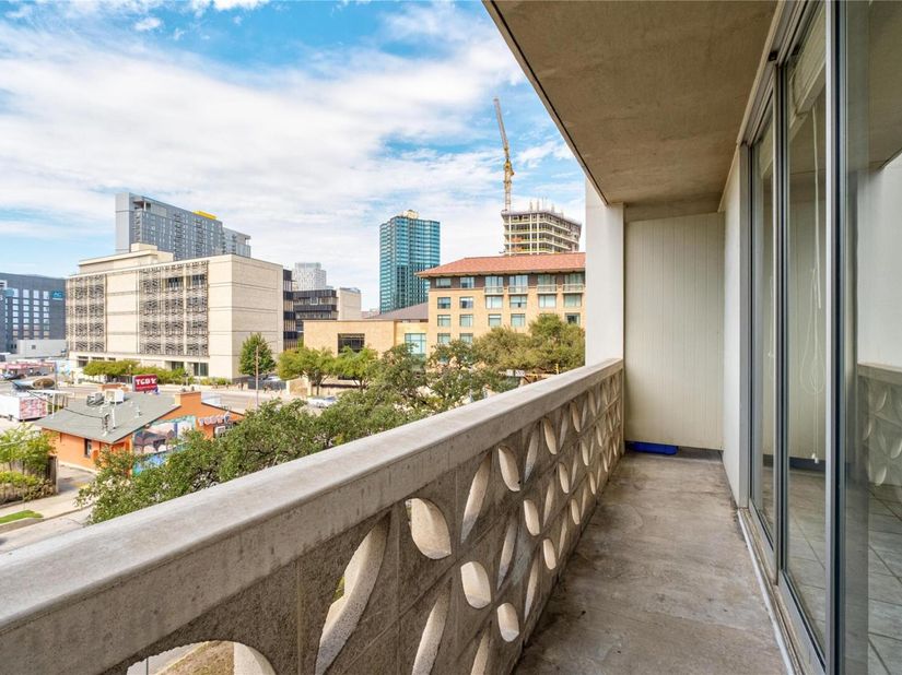 1801 Lavaca ST 3B, Austin TX 78701