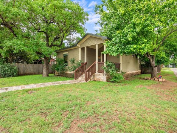 111 Adam L Chapa Sr ST, Austin TX 78702