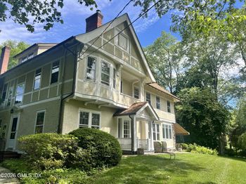 33 Hillside Road